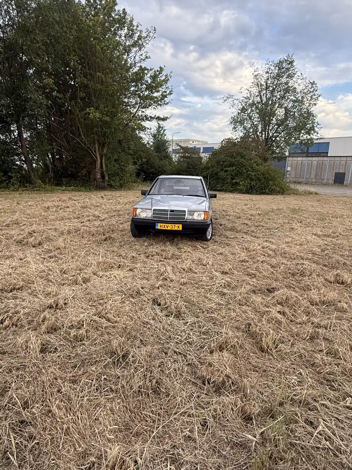 Mercedes-Benz 190 D, foto 2