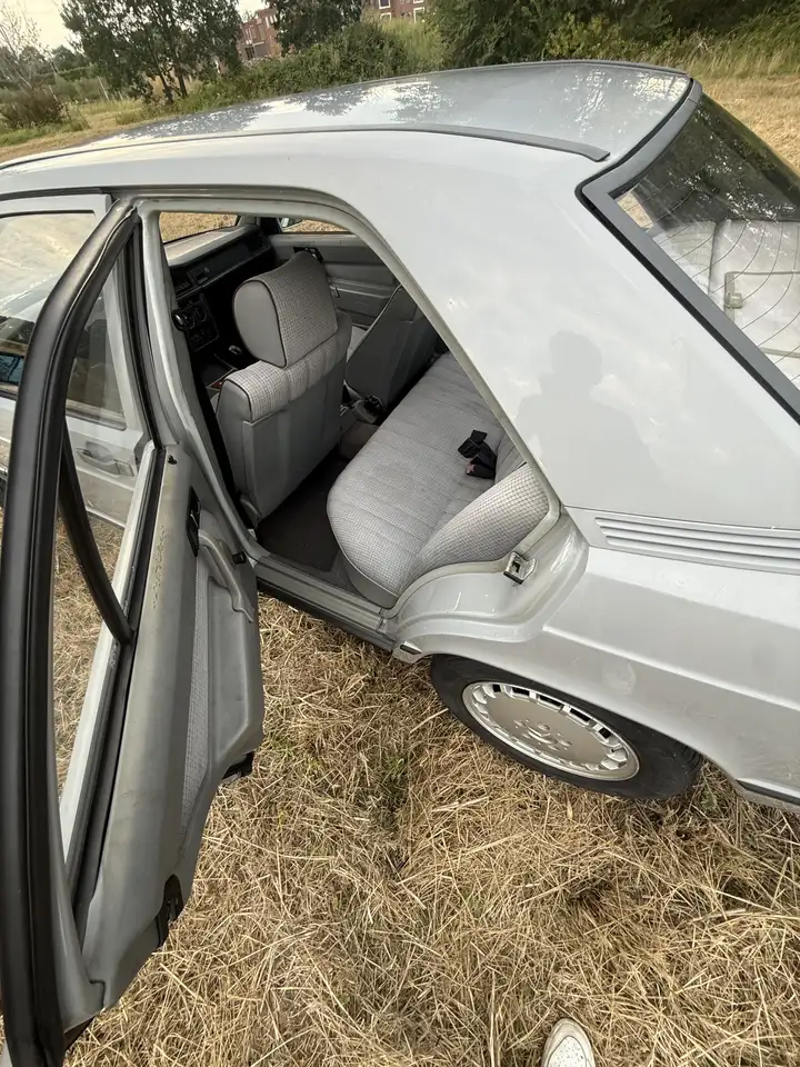 Mercedes-Benz 190 D, foto 12