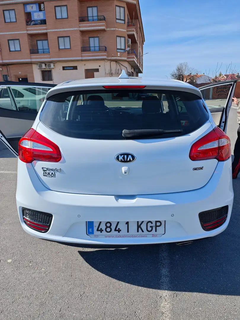 Kia Cerato Ceed 1.6 CRDI Eco-Dynamics Tech 136 Tech Weiß - 2