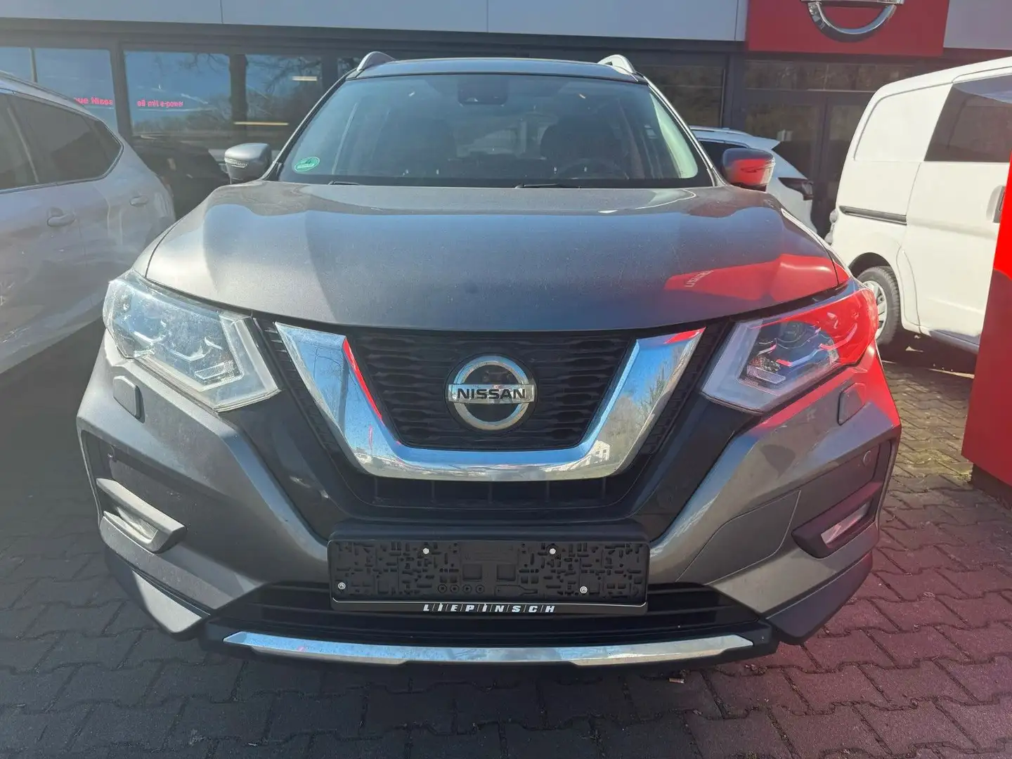 Nissan X-Trail 1.3 N-Connecta Automatik Grau - 2