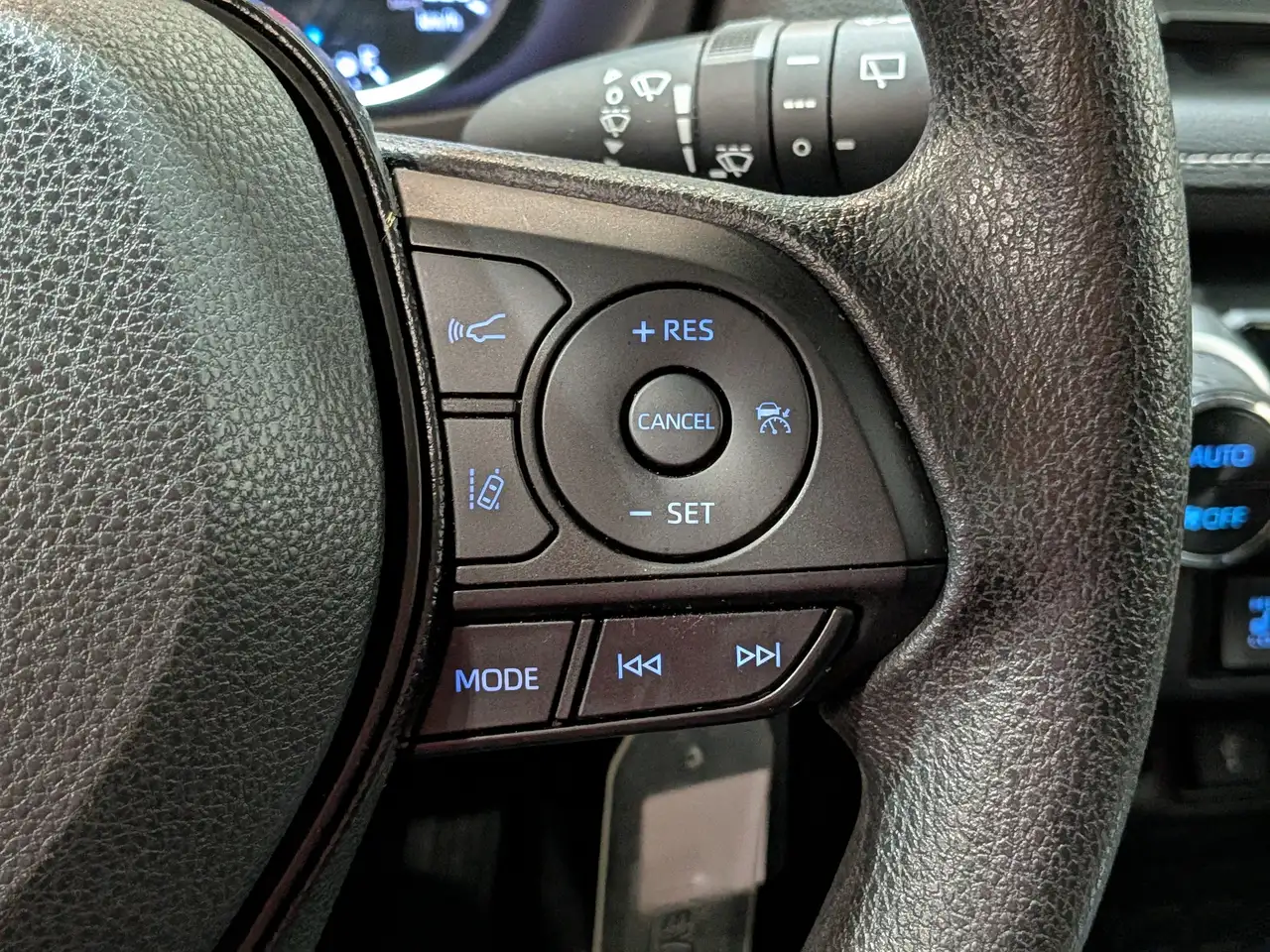 Toyota RAV 4 снимка Toyota RAV 4