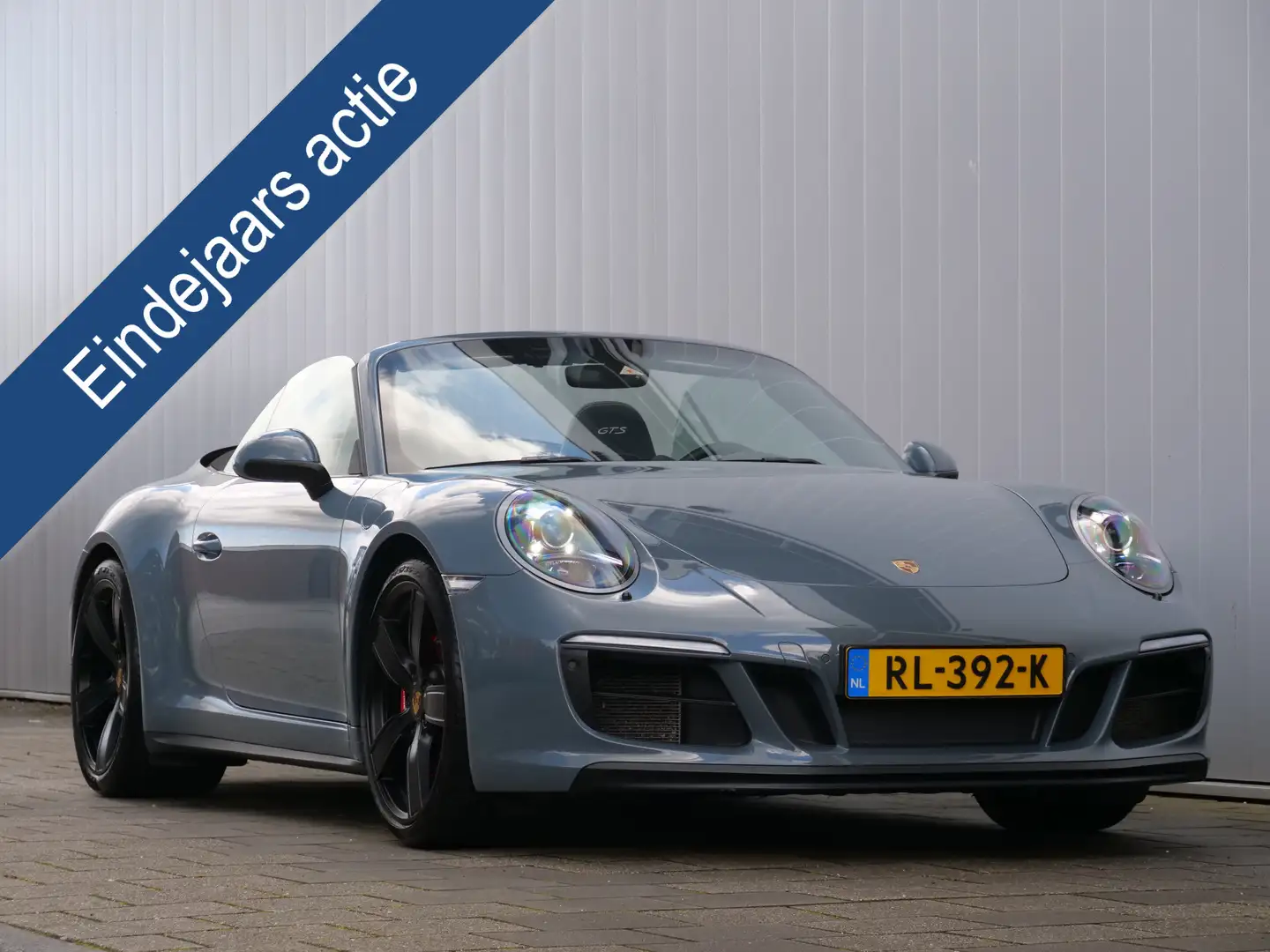 Porsche 991 Cabrio 3.0 Carrera GTS 451 Pk Automaat van € 102.9 Grijs - 1