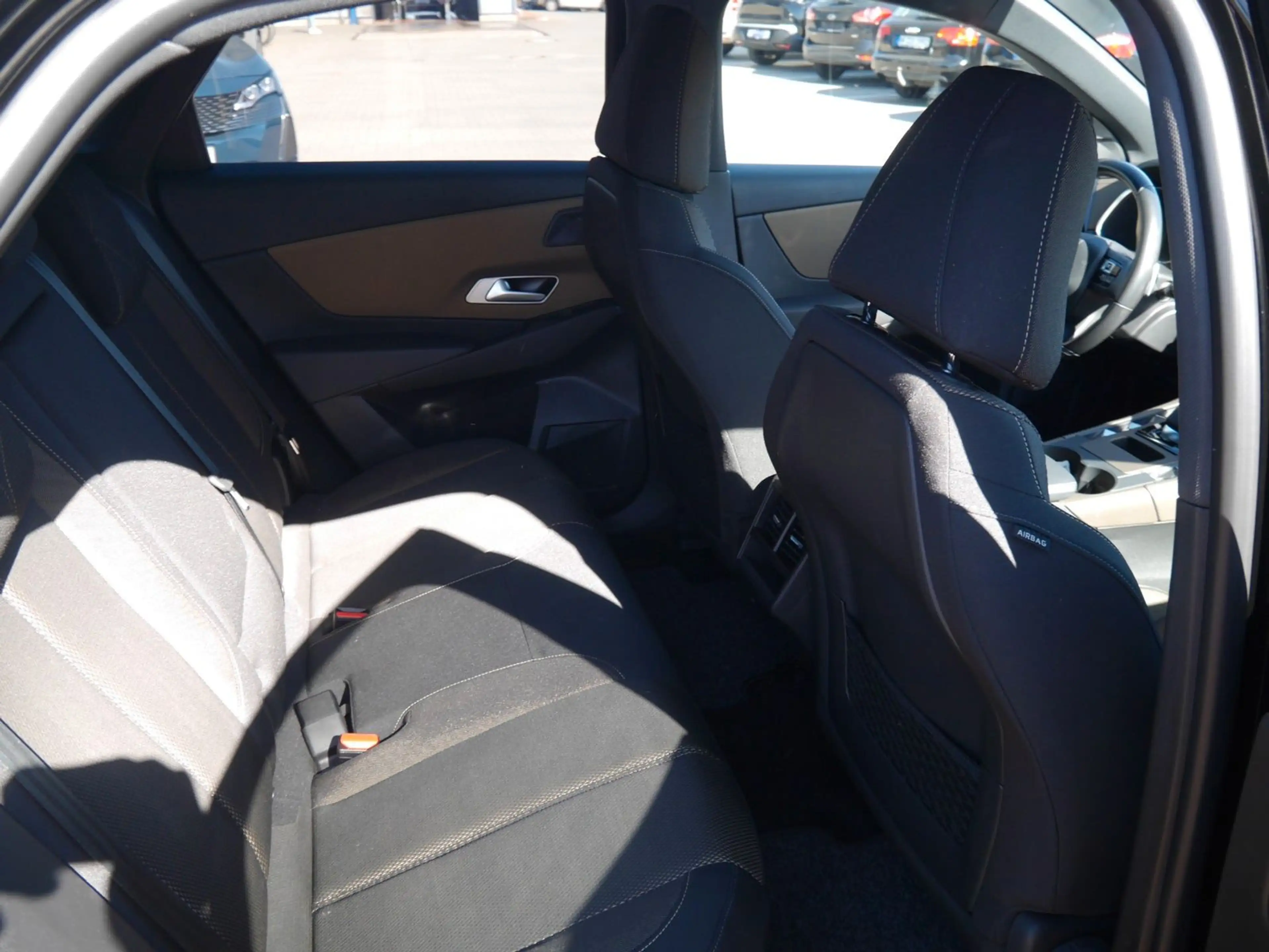 DS Automobiles DS 7 Crossback DS7 E-Tense 225 kW LED/Navi/AHK/Kamera/SHZ — photo 9
