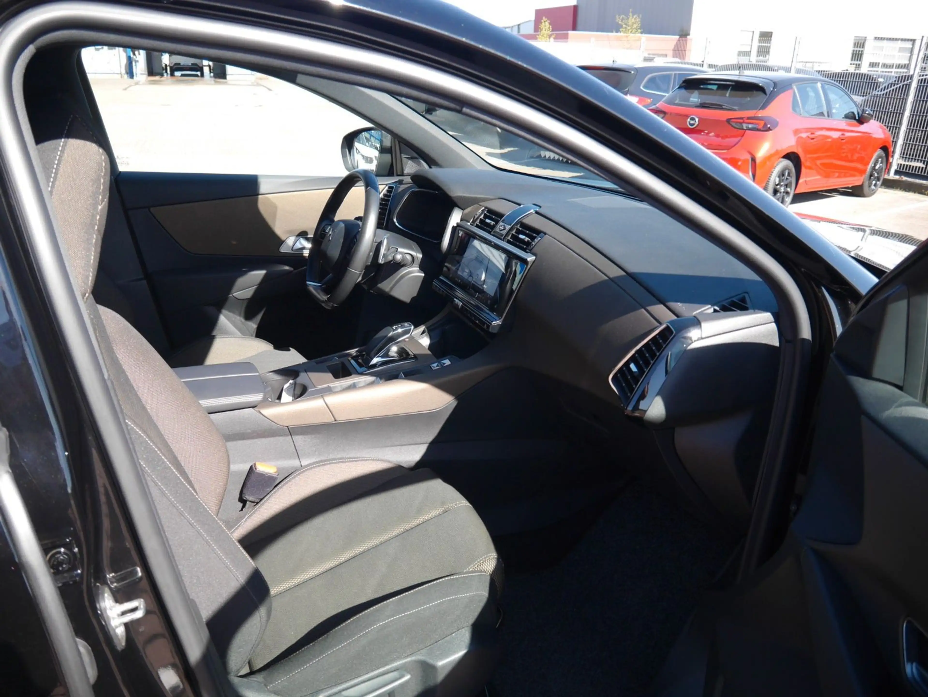 DS Automobiles DS 7 Crossback DS7 E-Tense 225 kW LED/Navi/AHK/Kamera/SHZ — photo 12