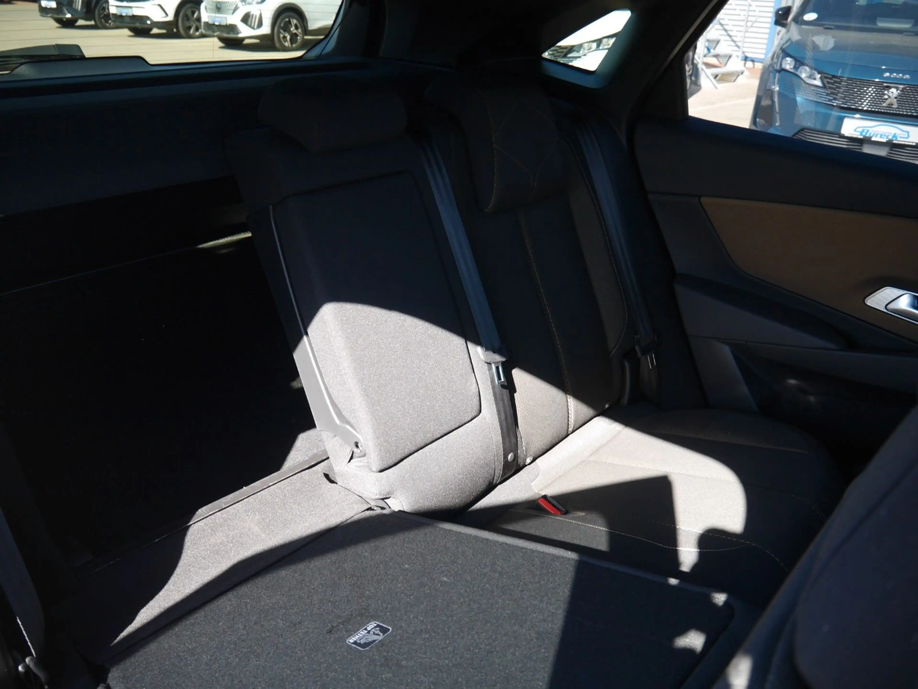 DS Automobiles DS 7 Crossback DS7 E-Tense 225 kW LED/Navi/AHK/Kamera/SHZ — photo 8