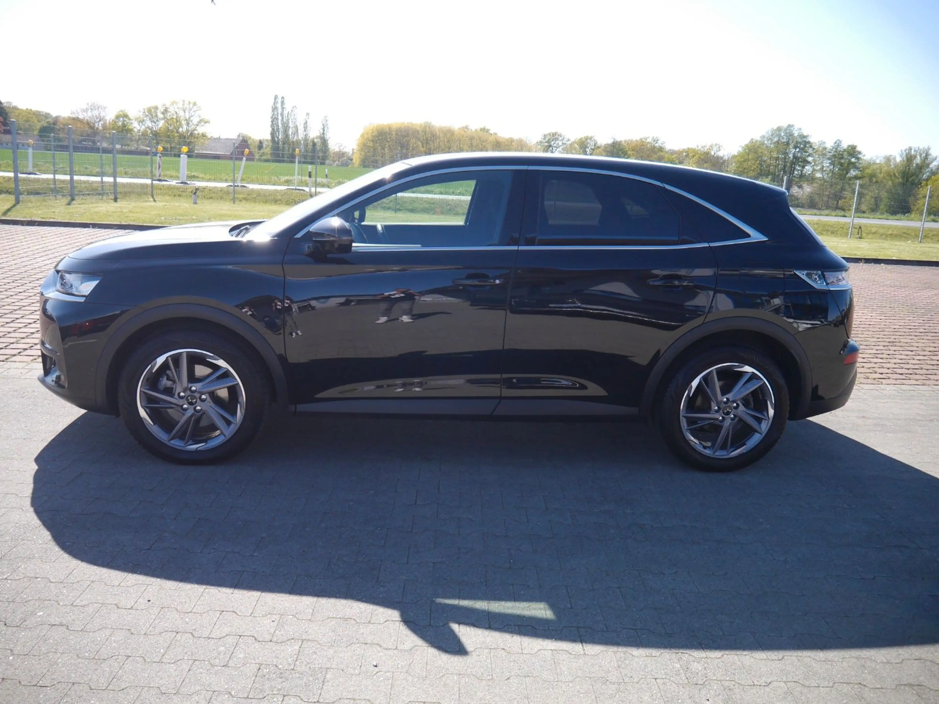 DS Automobiles DS 7 Crossback DS7 E-Tense 225 kW LED/Navi/AHK/Kamera/SHZ — photo 3