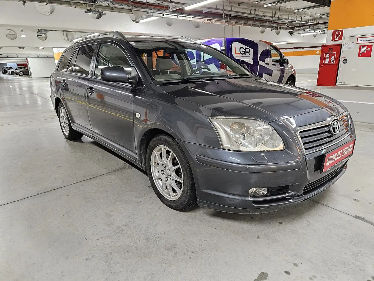Toyota Avensis 2,2 D-4D Linea Sol Grau - 2
