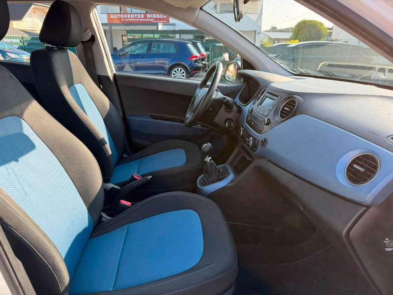 Hyundai i10 SONDERMODELL YES!*TOP-AUSTATTUNG** — photo 12