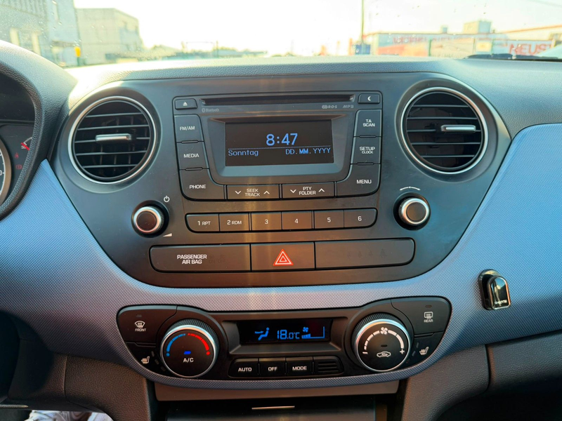 Hyundai i10 SONDERMODELL YES!*TOP-AUSTATTUNG** — photo 14