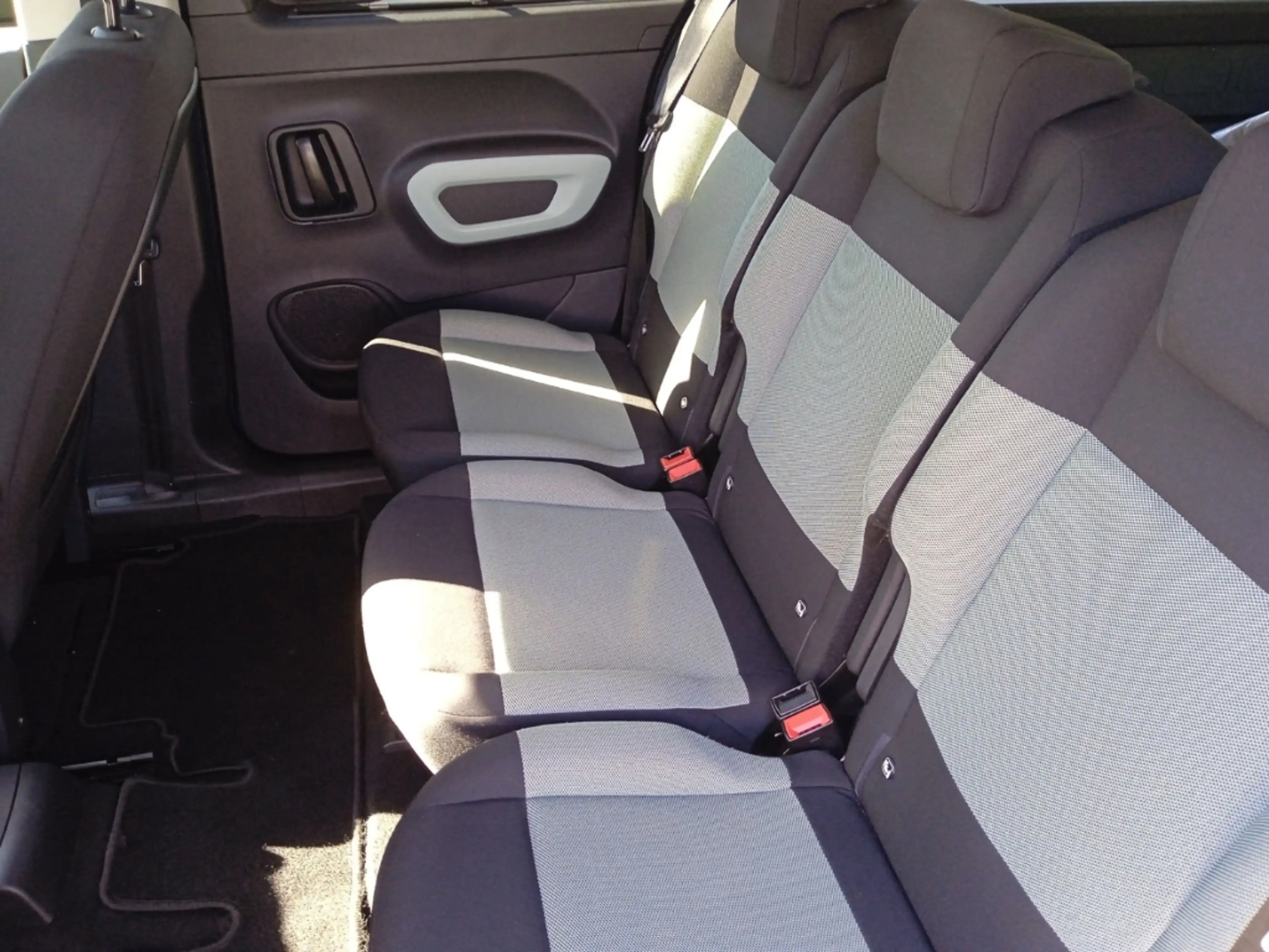 Citroen Berlingo 1.5 BlueHDi 130 FAP Feel XL Stop&Start AHK-abnehmb — photo 12