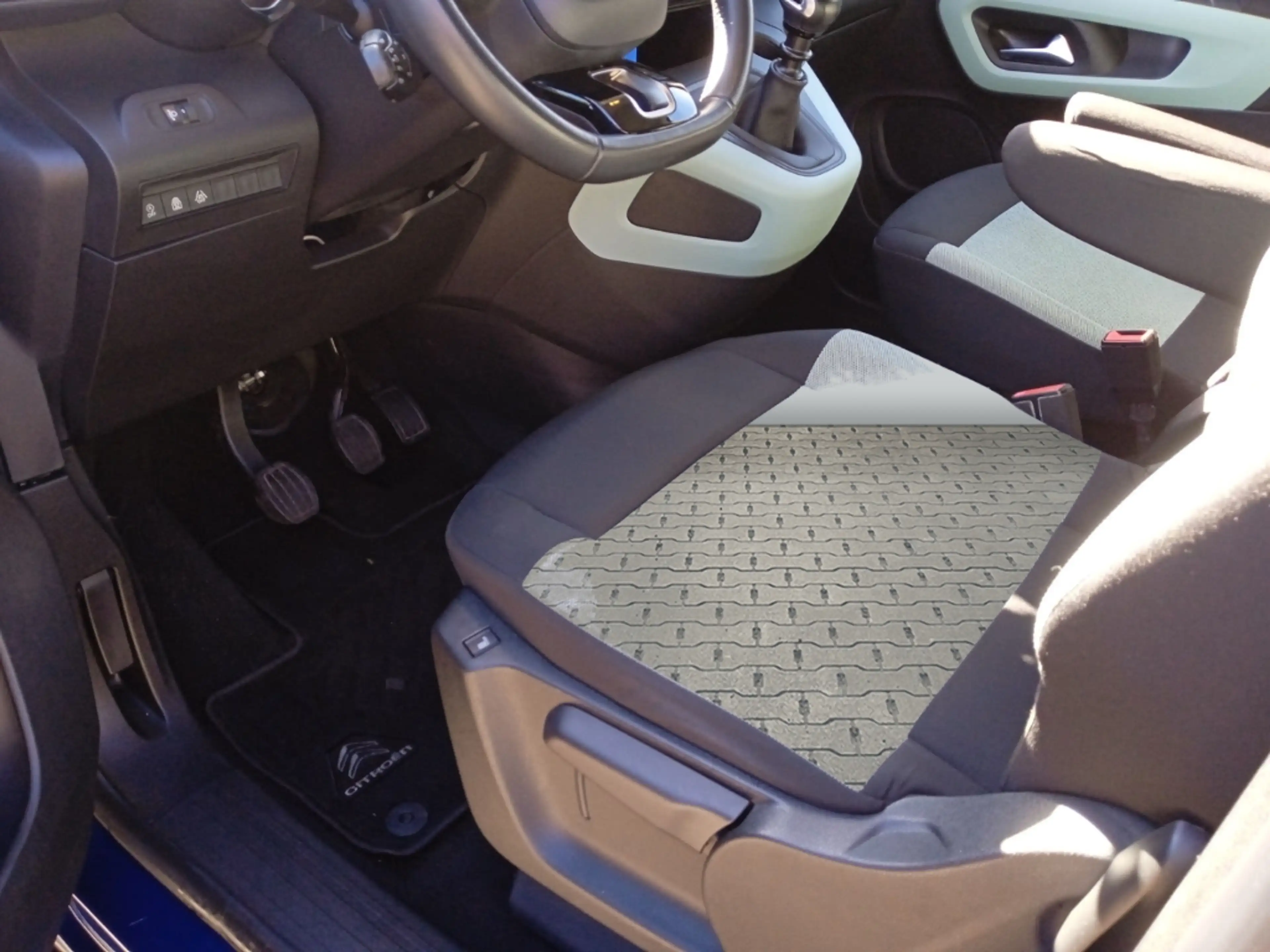 Citroen Berlingo 1.5 BlueHDi 130 FAP Feel XL Stop&Start AHK-abnehmb — photo 14