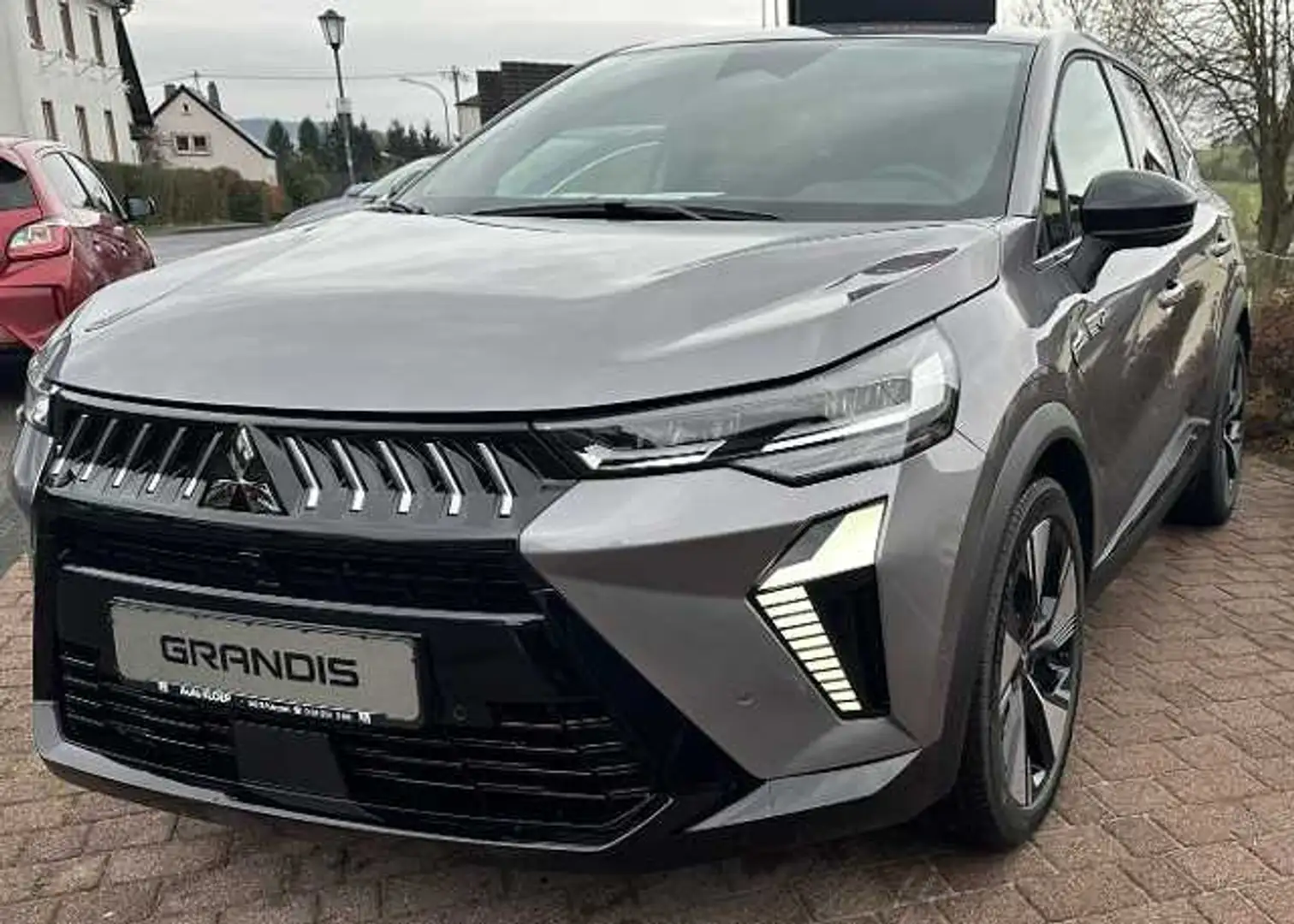 Mitsubishi Grandis Intro Edition 1.8 Hybrid siva - 1