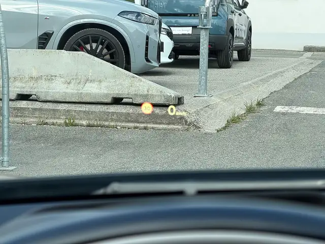 BMW i8 Roadster *First Edition* *1of200* HeadUp Sitzhz... Ansicht 17