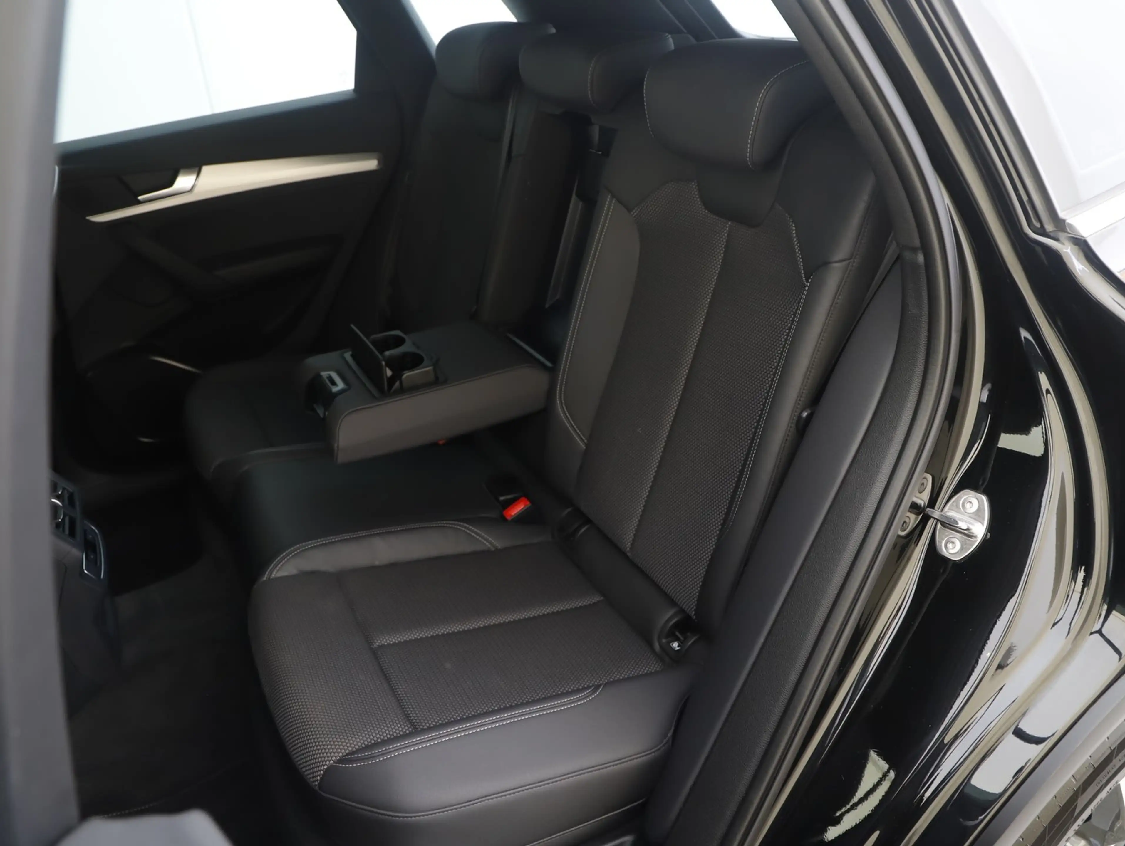 Audi Q5 35 TDI intense — photo 9