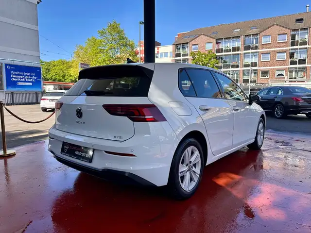 Volkswagen Golf view 4
