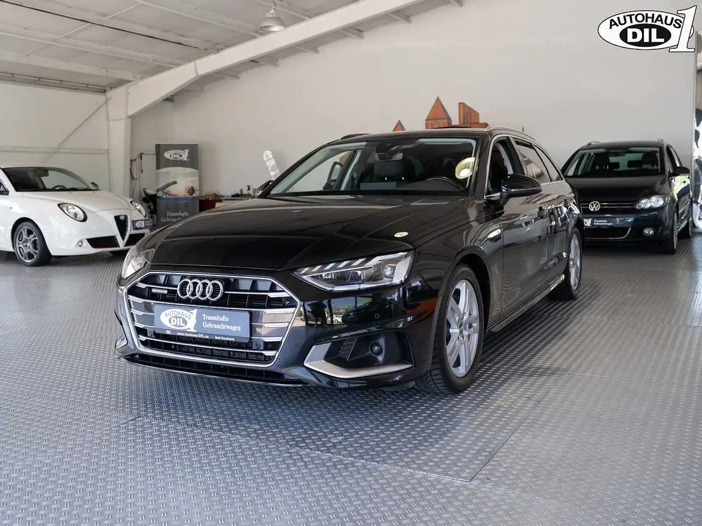 Audi A4 40 2.0 TDI quattro Avant Noir - 2