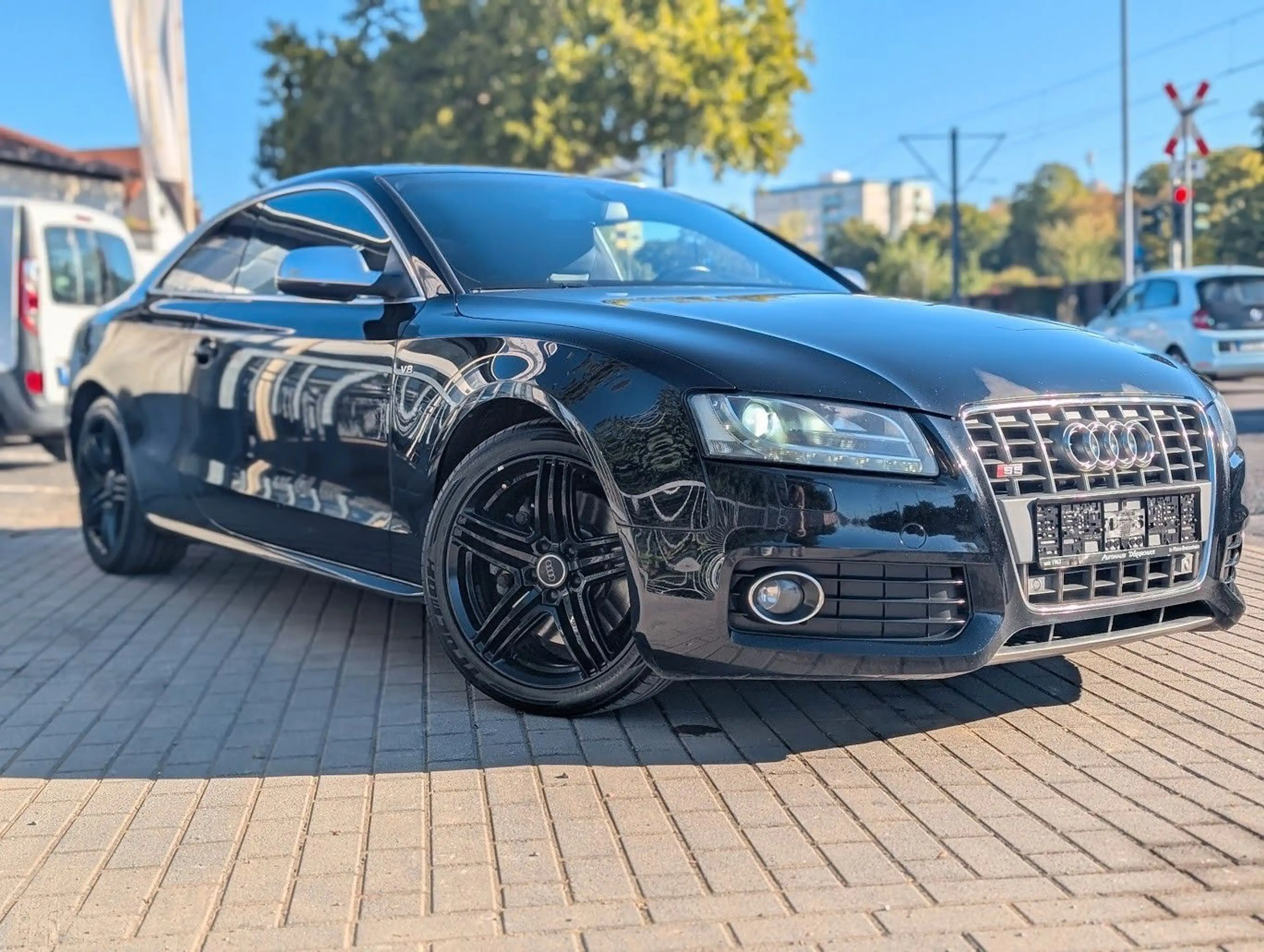 Audi S5 S5 Coupé quattro V8. MANUELL. NAVI. AHK. SHZ — photo 4