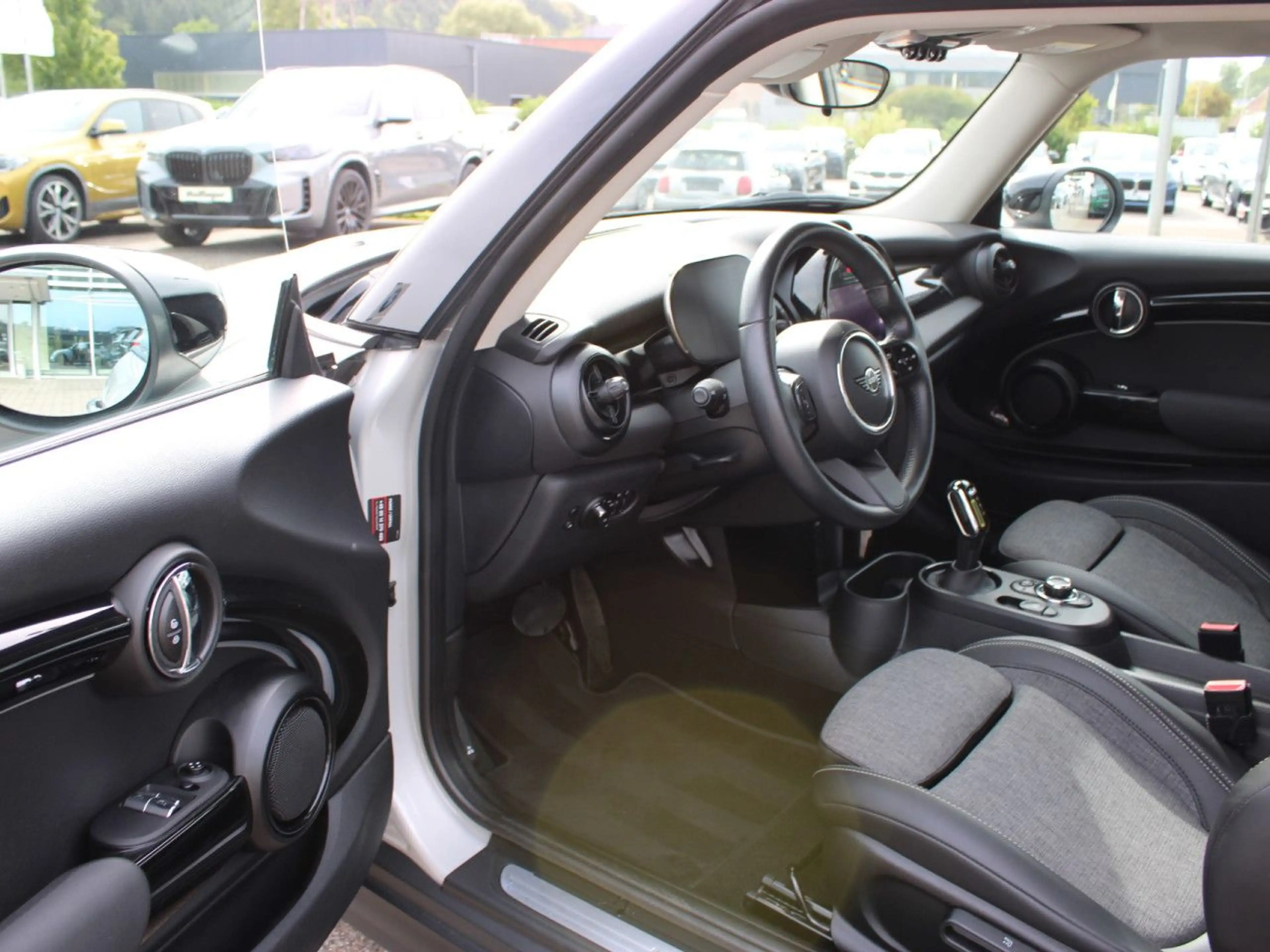 MINI Cooper SE Sports.PanoDach Navi LED Sitzh.Alu17" — photo 9