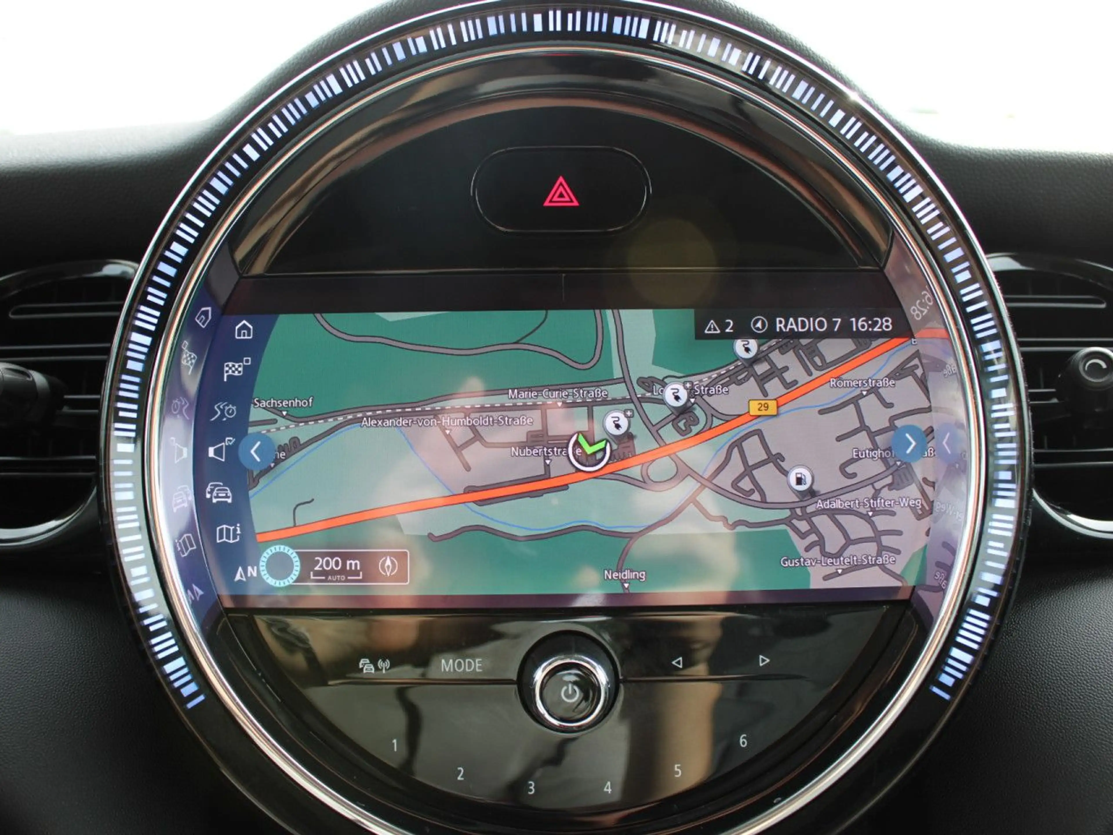 MINI Cooper SE Sports.PanoDach Navi LED Sitzh.Alu17" — photo 14