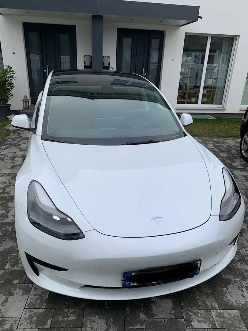 Tesla Model 3 Model 3 Standard Reichweite Plus Hinterradantrieb Weiß - 2