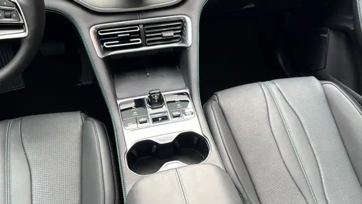 BYD Seal U DM-i COMFORT 2025, foto 15
