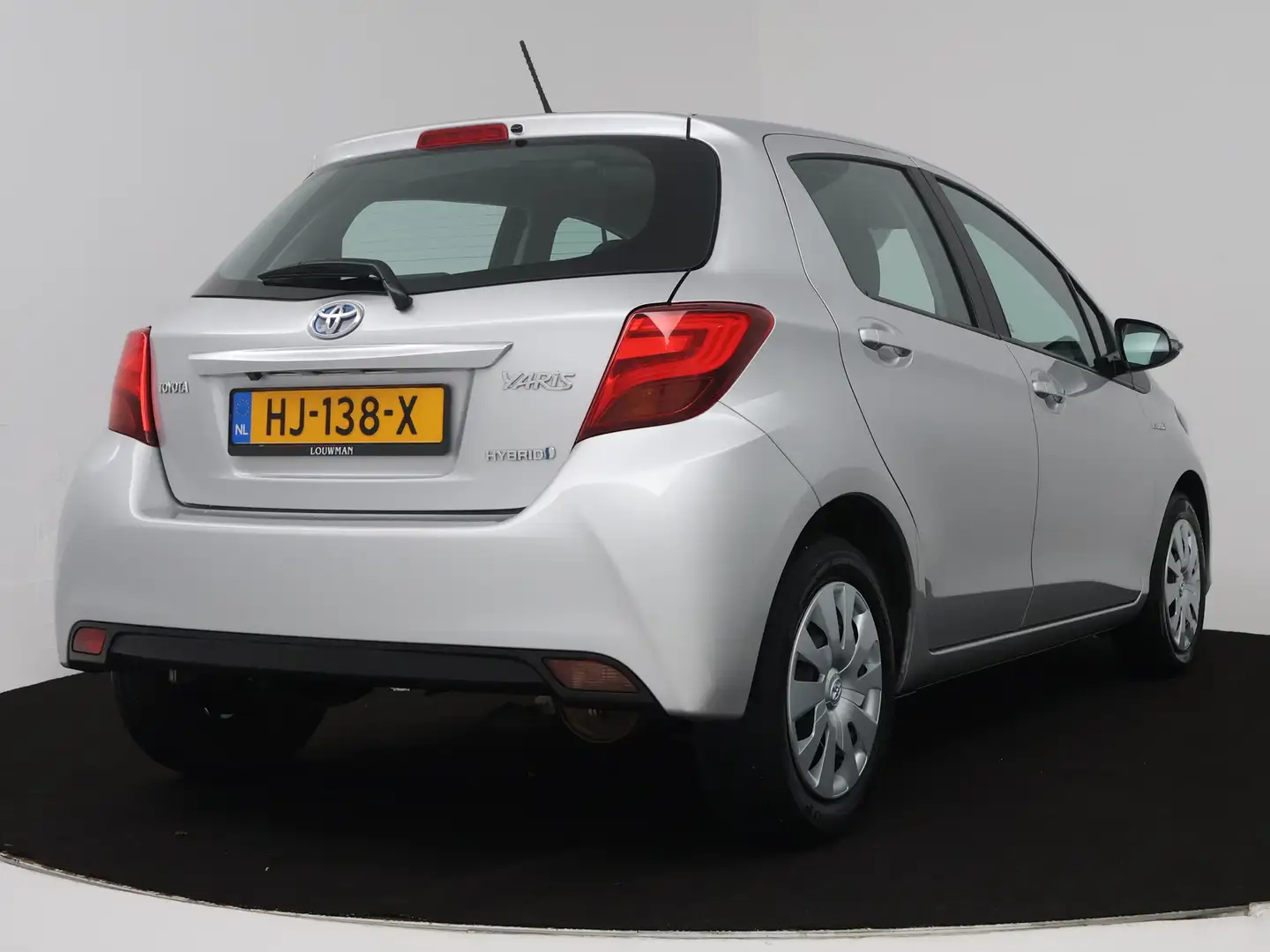 Toyota Yaris 1.5 Hybrid Aspiration Grau - 2