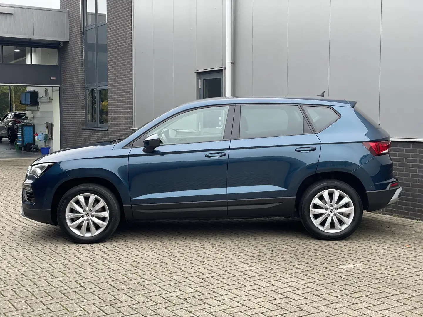 SEAT Ateca 1.5 TSI STYLE AUTOMAAT 150 PK RIJKLAAR Blauw - 2