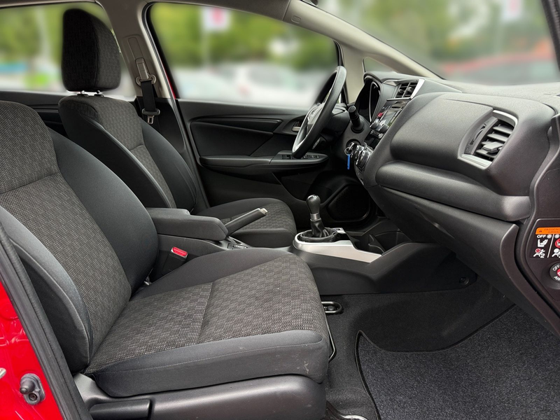 Honda Jazz 1.3 Klima Sitzheizung Tempomat Bluetooth — photo 15