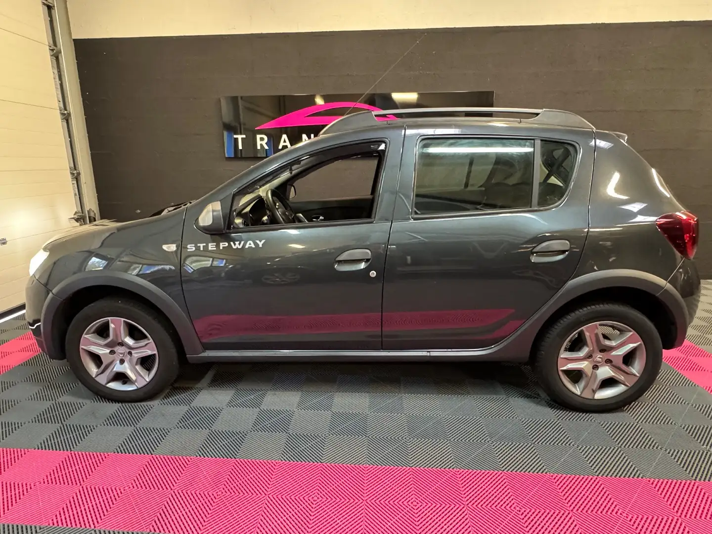 Dacia Sandero Stepway Gris - 2