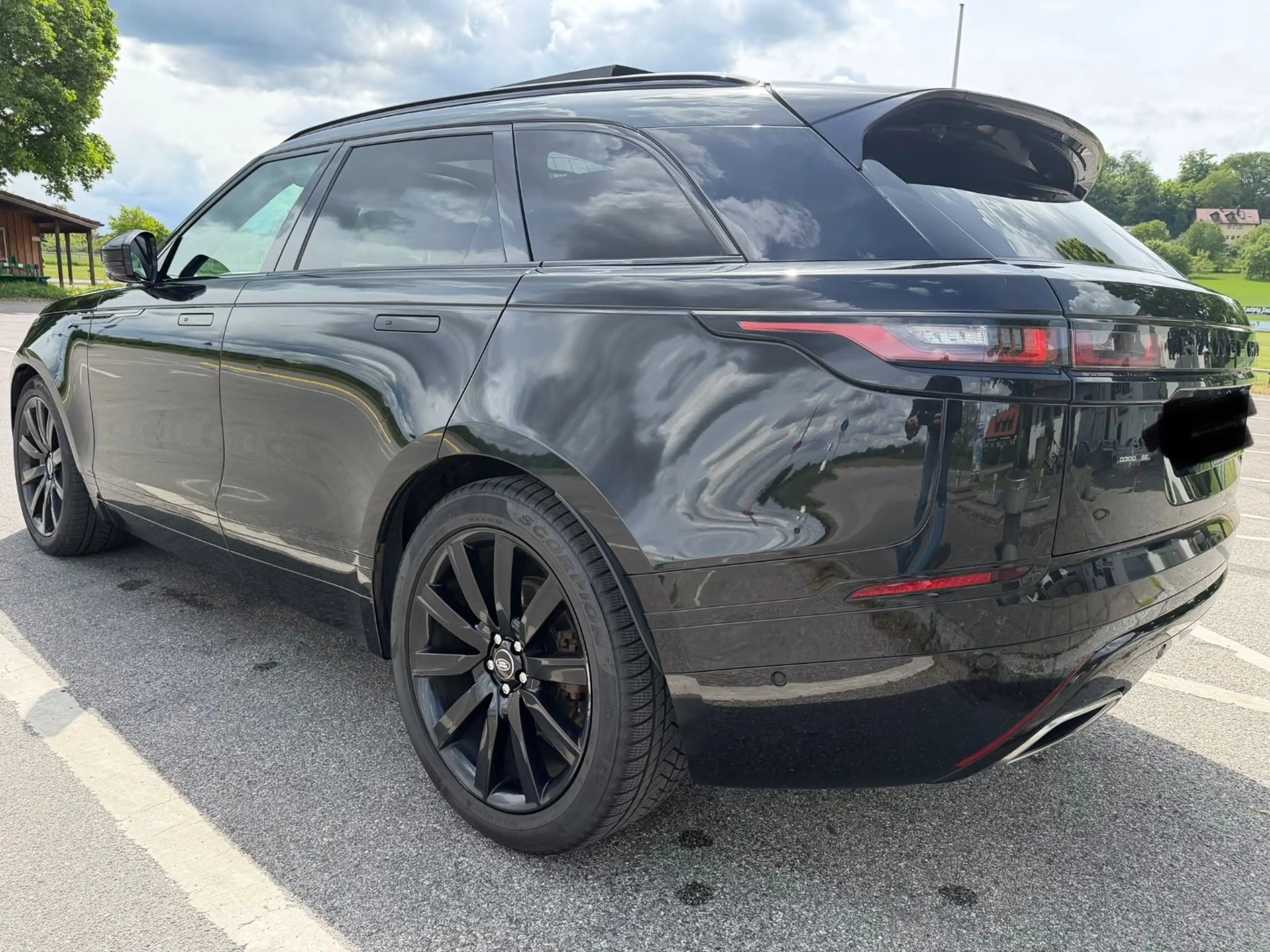 Land Rover Range Rover Velar R-Dynamic SE Pano Meridian — photo 11