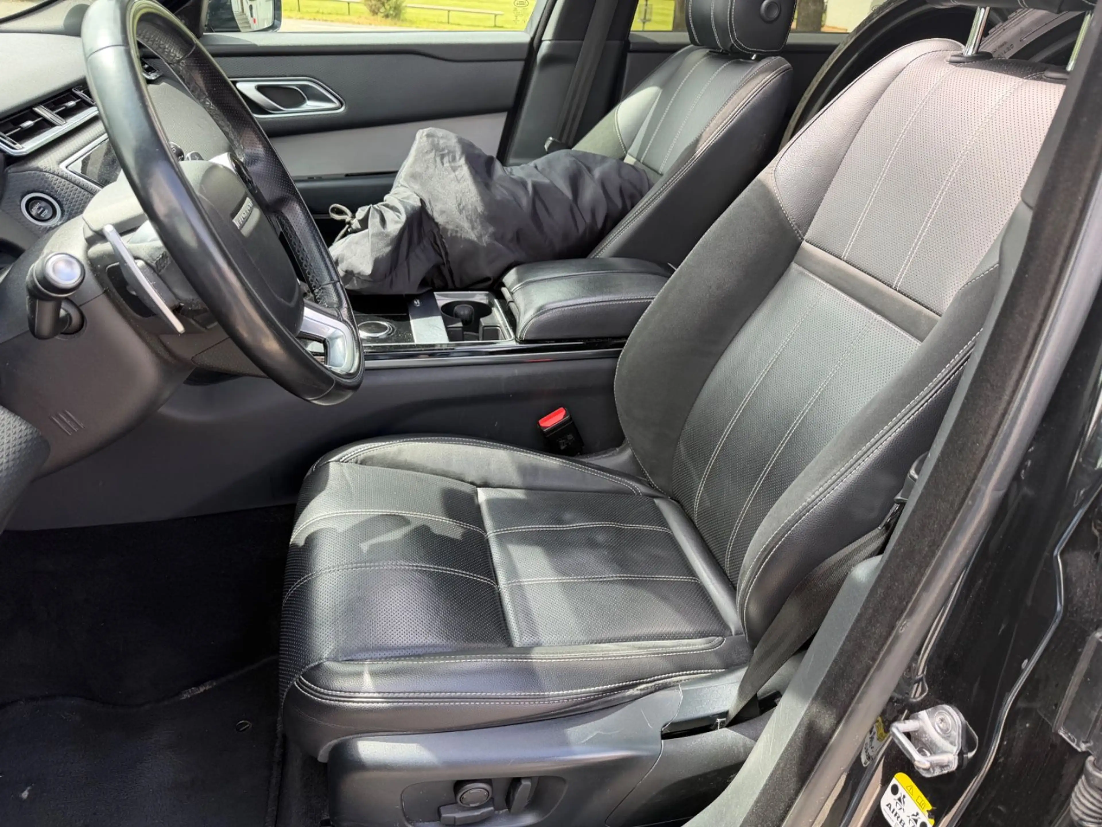 Land Rover Range Rover Velar R-Dynamic SE Pano Meridian — photo 4