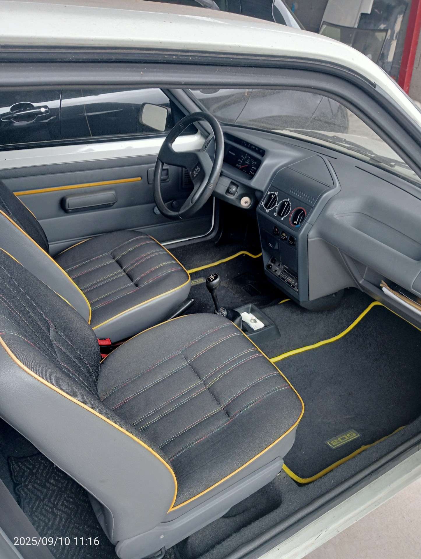 Peugeot 205 1.1 Style - foto 1