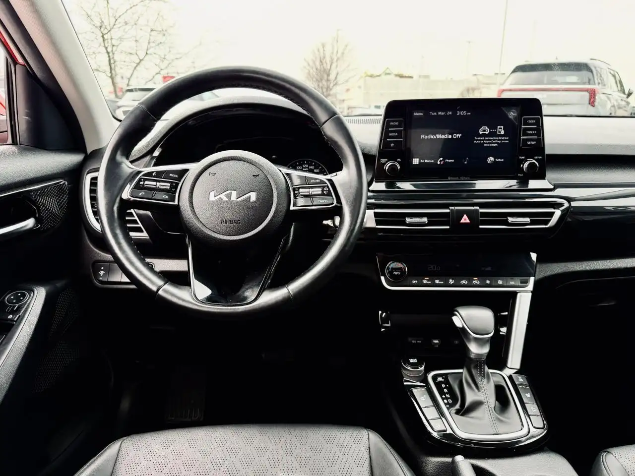 Kia Seltos снимка Kia Seltos