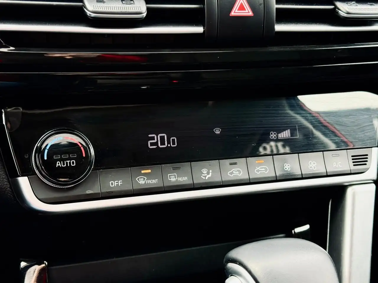 Kia Seltos снимка Kia Seltos