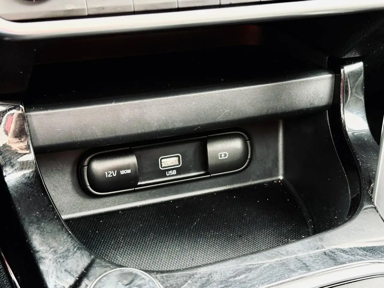 Kia Seltos снимка Kia Seltos