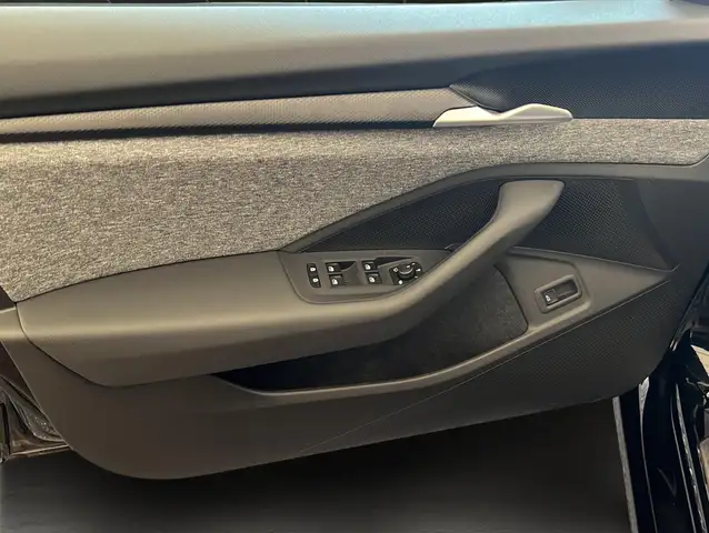 Skoda Superb view 6