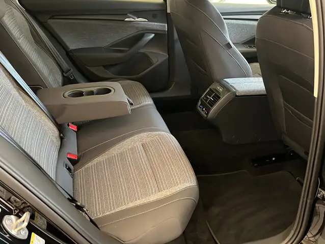 Skoda Superb view 12