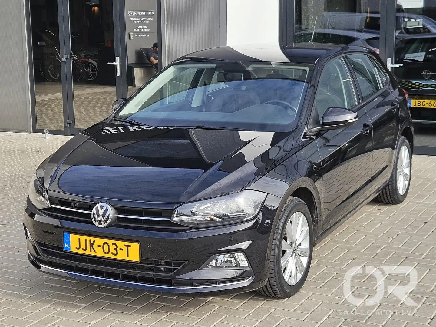 Volkswagen Polo 1.0 TSI Highline Automaat Carplay Stoelvw LM16 Zwart - 1
