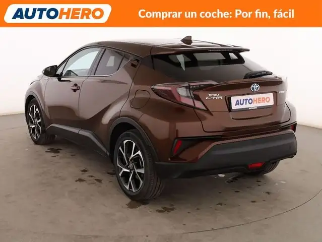 Toyota C-HR view 4