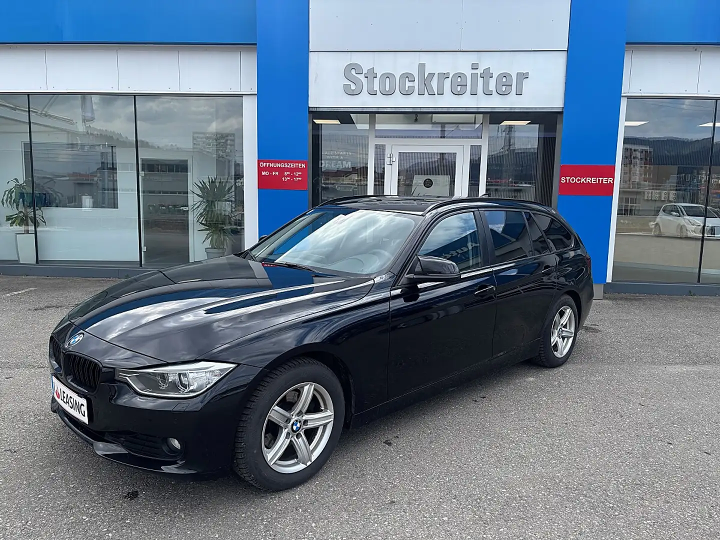 BMW 318 d Touring Aut.*Xenon*PDC*NAVI*FREISPRECH Schwarz - 1