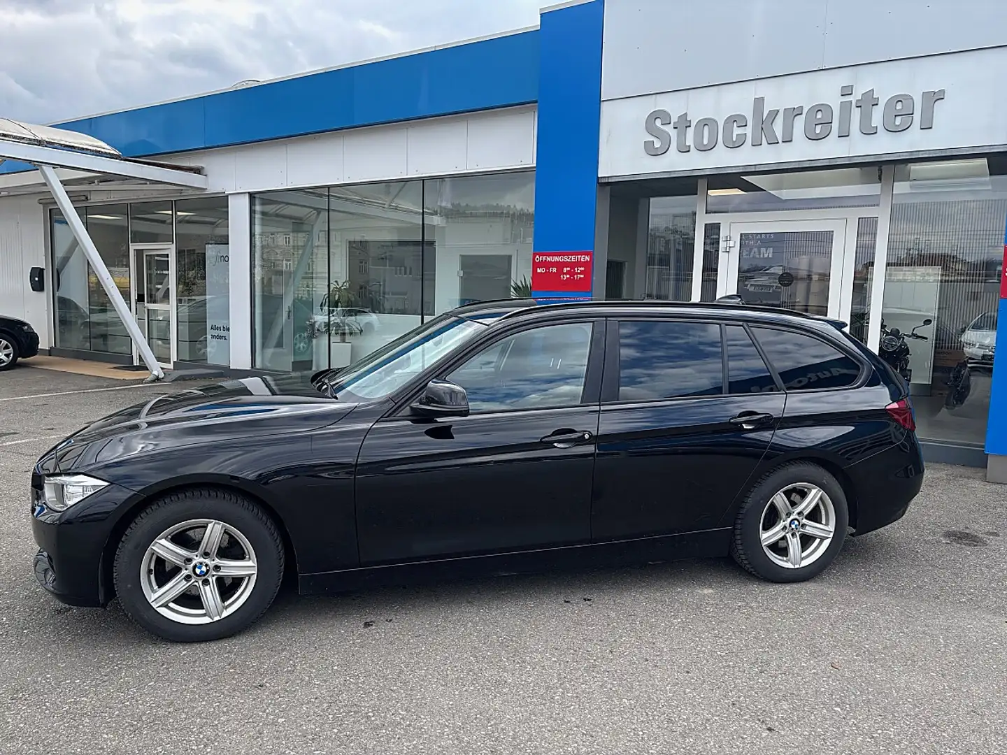 BMW 318 d Touring Aut.*Xenon*PDC*NAVI*FREISPRECH Schwarz - 2