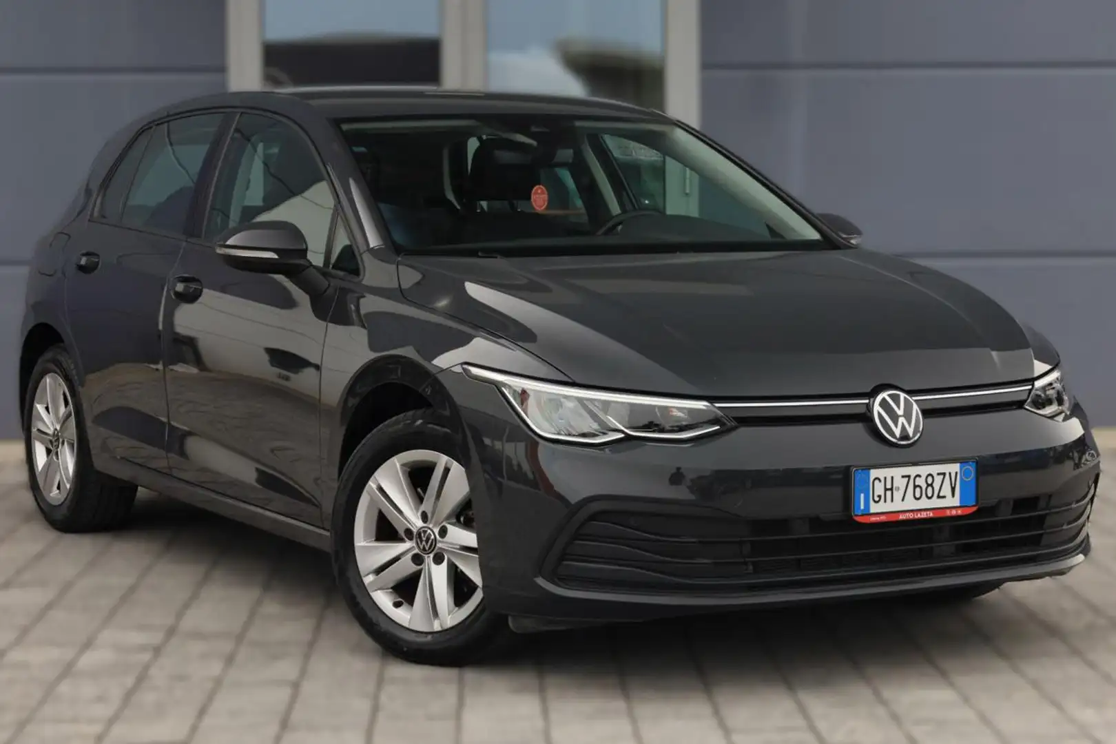 Volkswagen Golf 1.0 eTSI EVO DSG Life Grau - 2