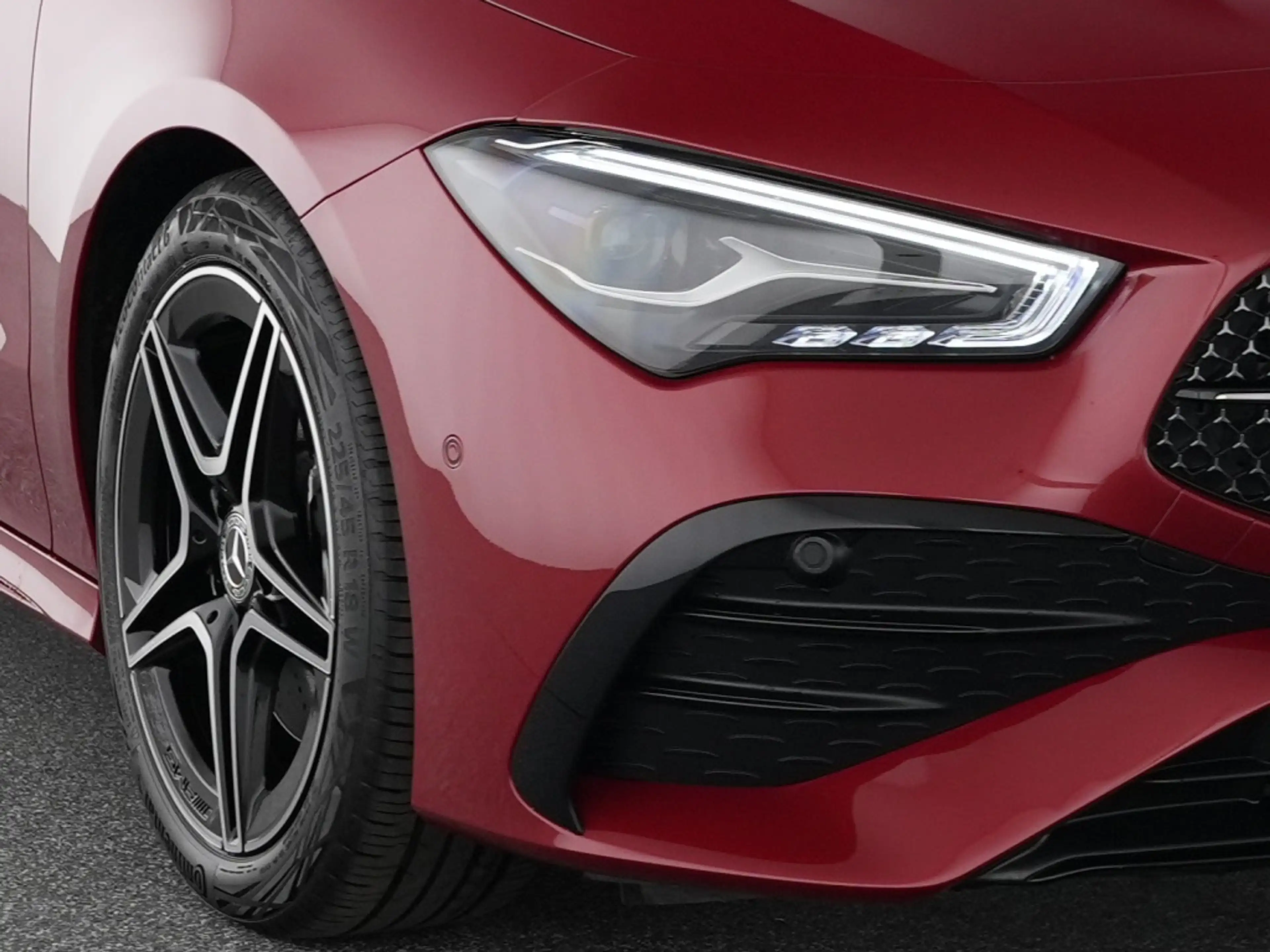 Mercedes-Benz CLA 200 d Coupé AMG Night Premium Kamera Winter — photo 7