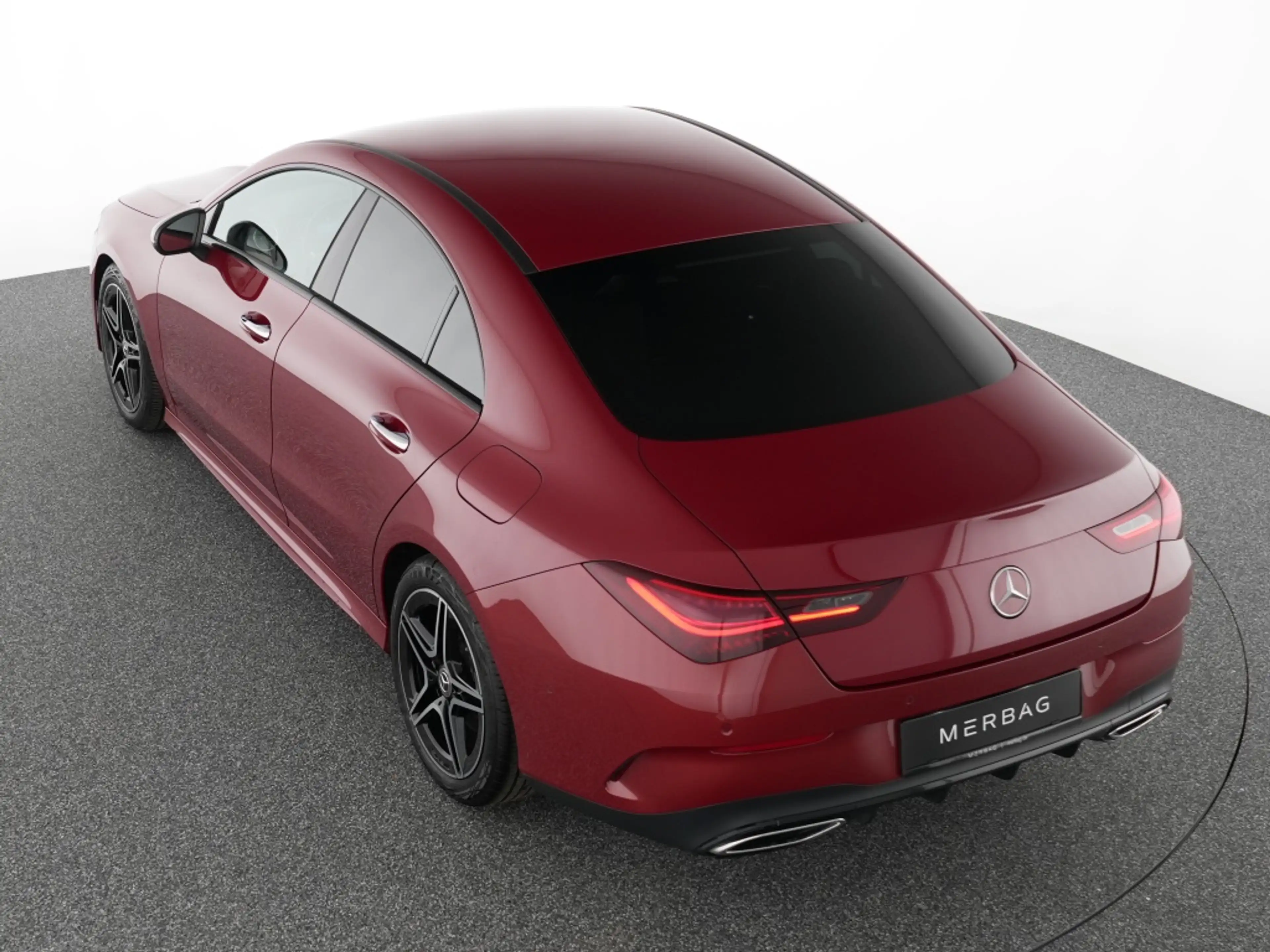 Mercedes-Benz CLA 200 d Coupé AMG Night Premium Kamera Winter — photo 11
