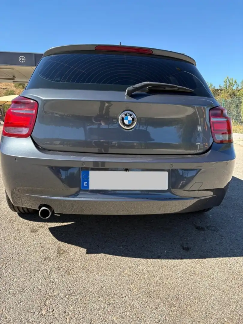 BMW 116 116dA Essential Plus Edition Gris - 2