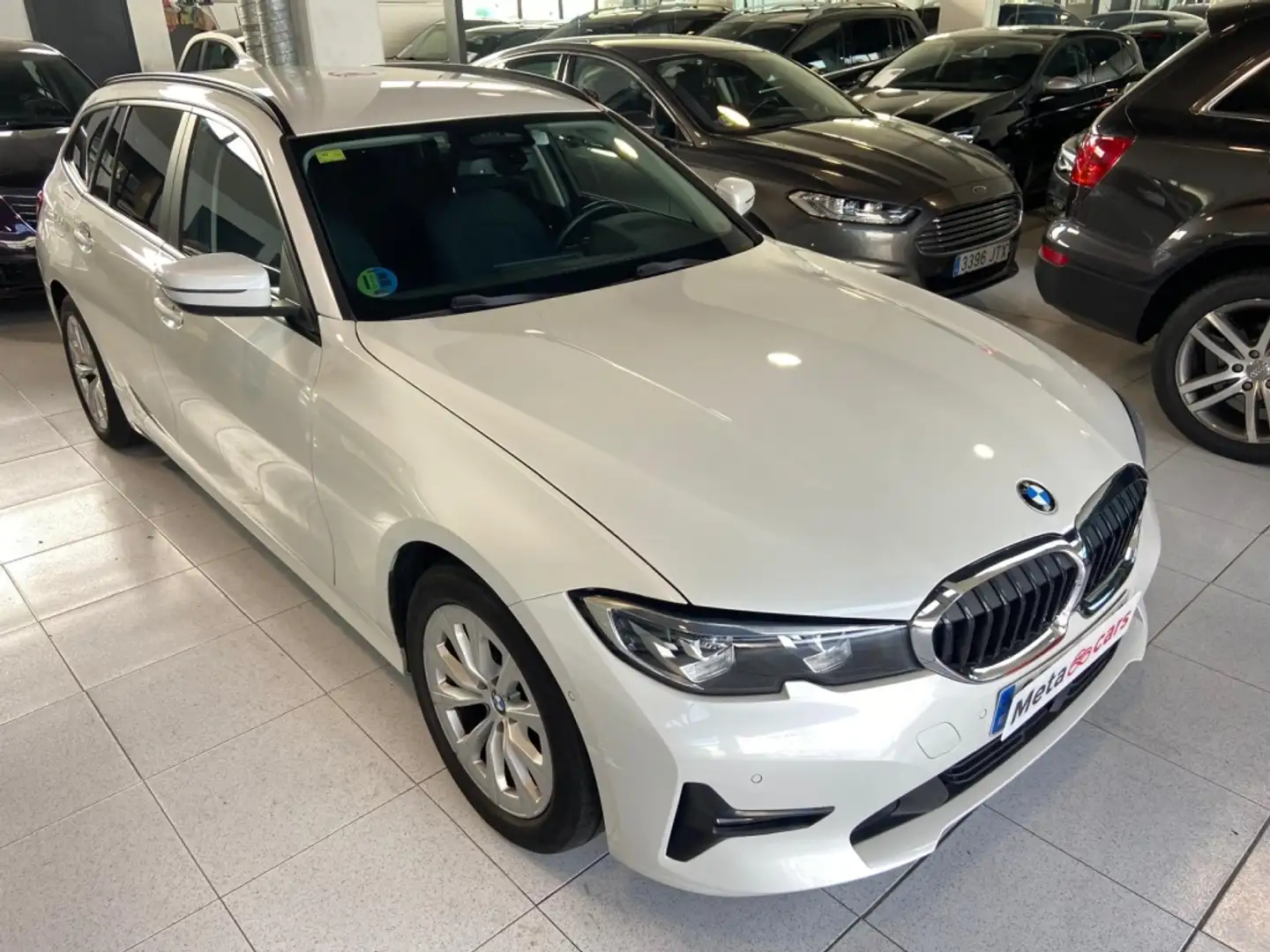 BMW 320 320dA xDrive Touring Weiß - 2