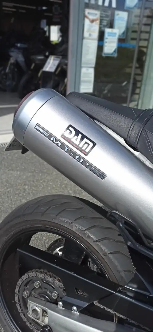 Yamaha MT-01 Bianco - 2