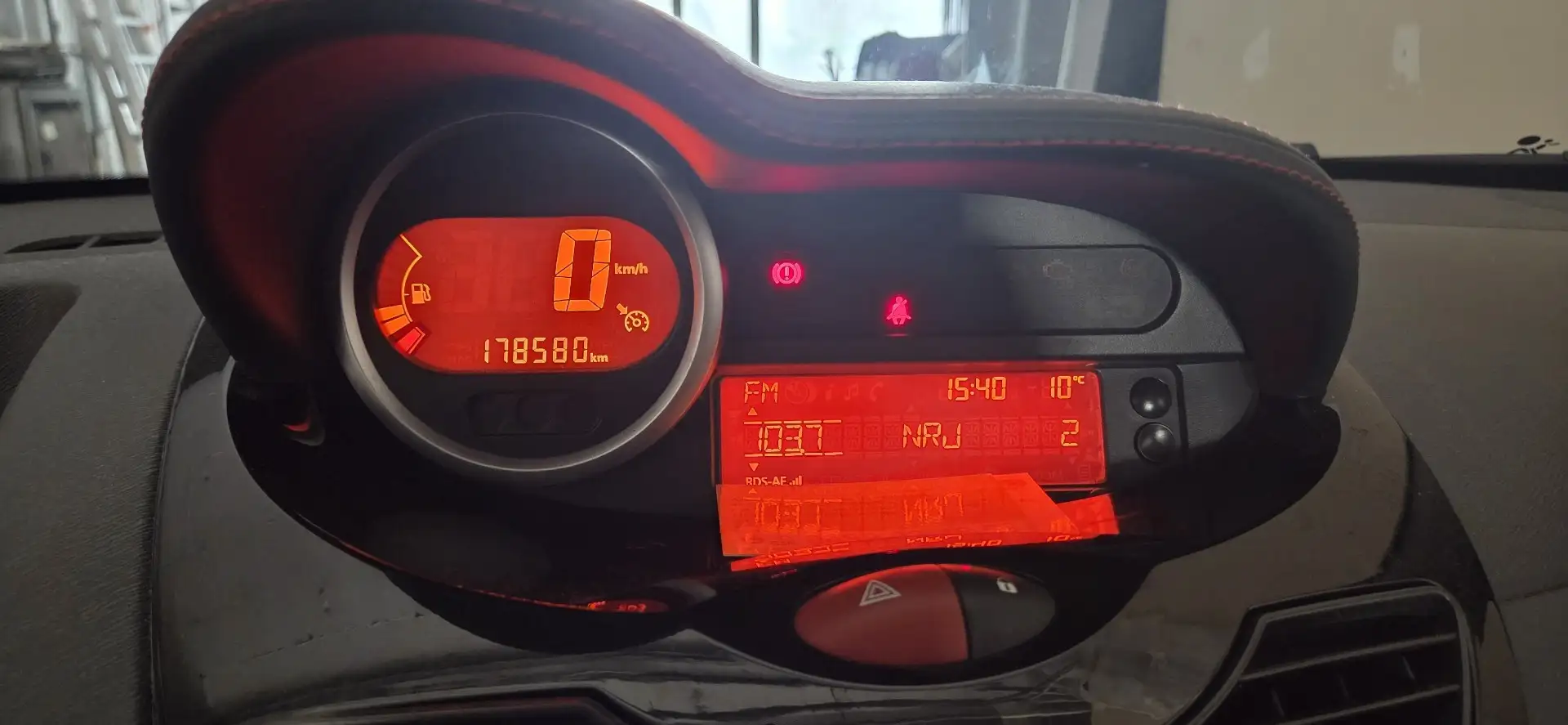 Renault Twingo 1.2i LEv Authentique - 1