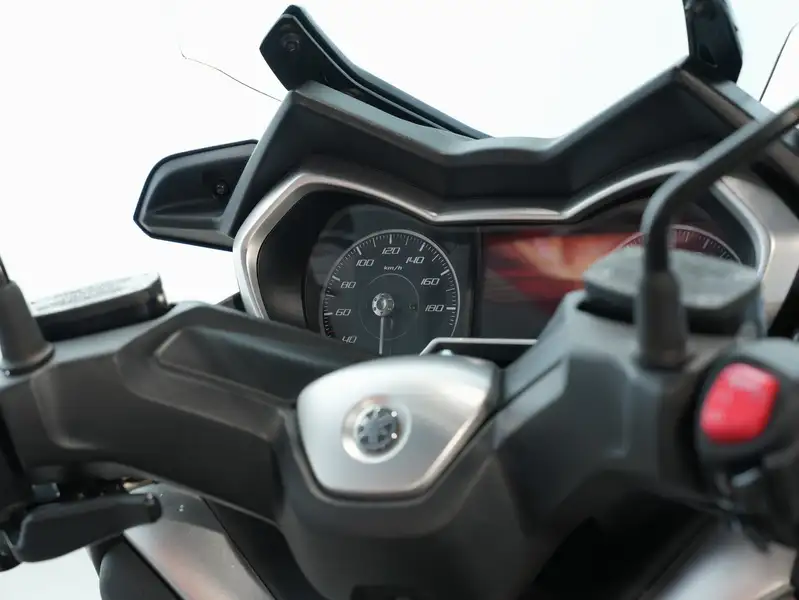 Yamaha XMAX 400 - foto 7