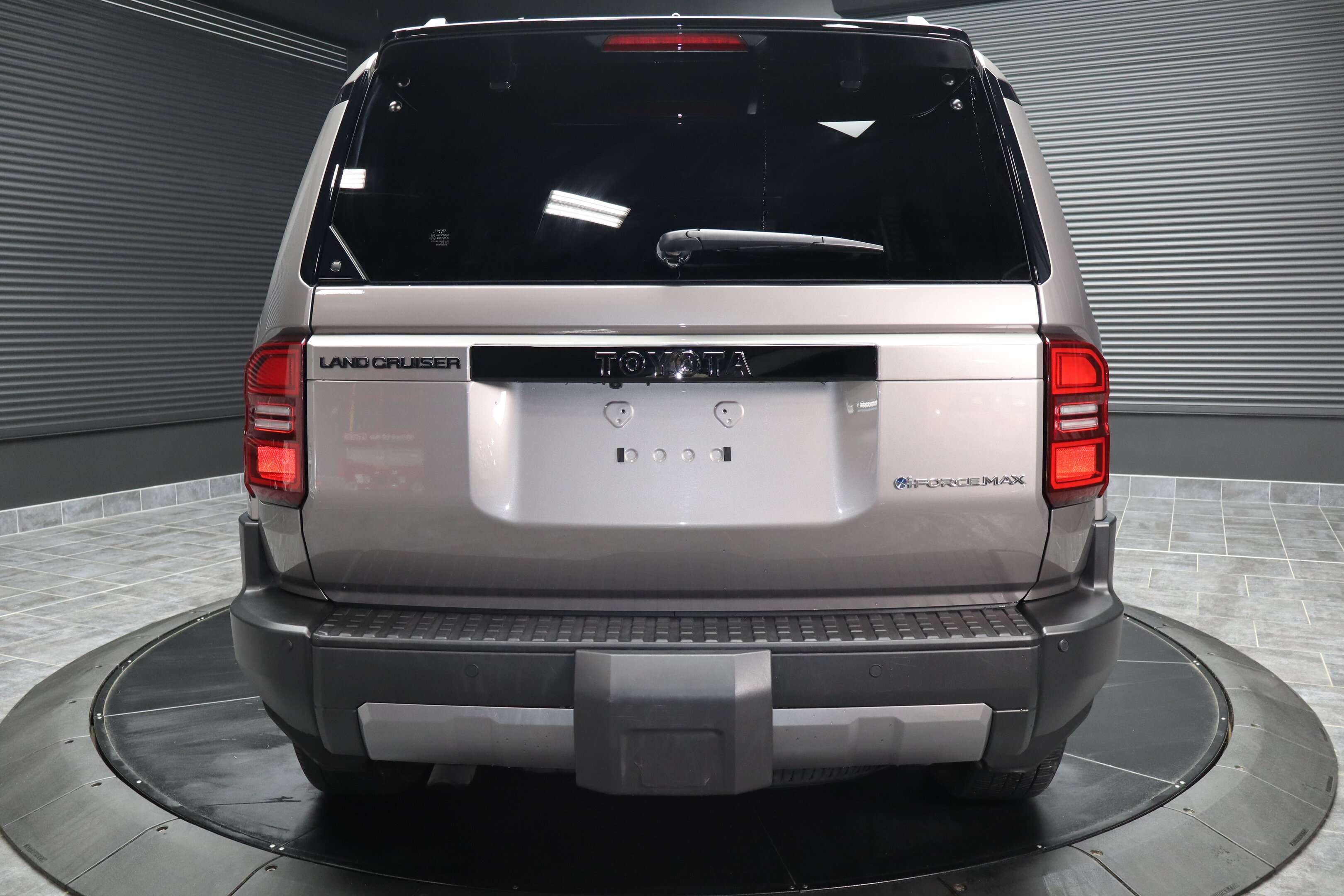 2025 Toyota Land Cruiser — photo 4